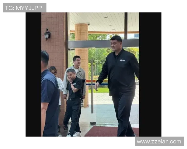 姚明归来引发粉丝热潮现场高喊他的名字气氛火爆